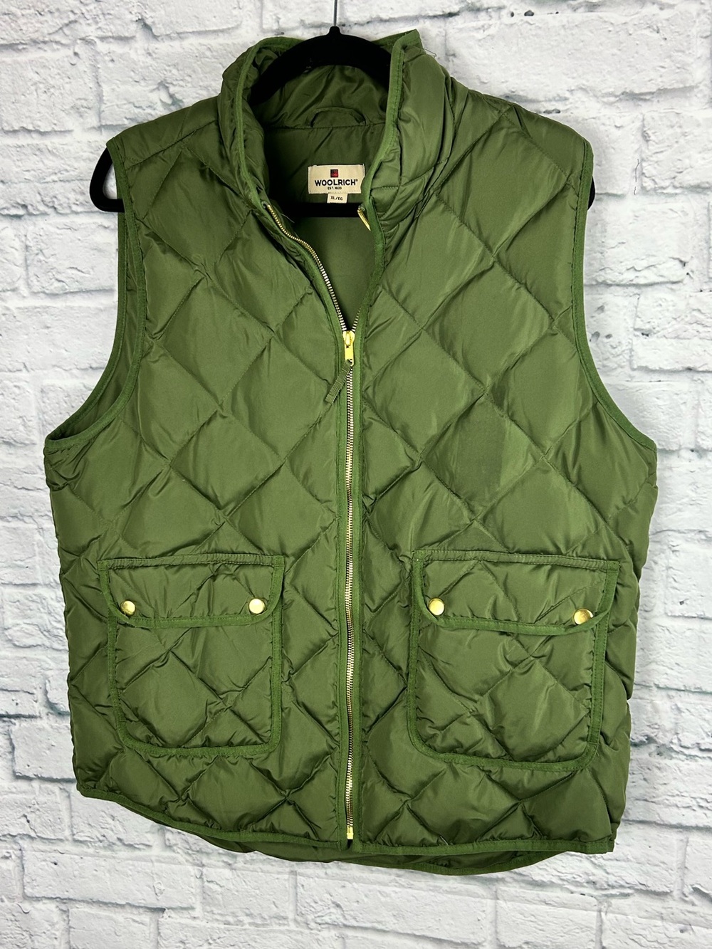 Woolrich Women’s XL Green Quilted Down Vest Puffer Gold Hardware Pockets